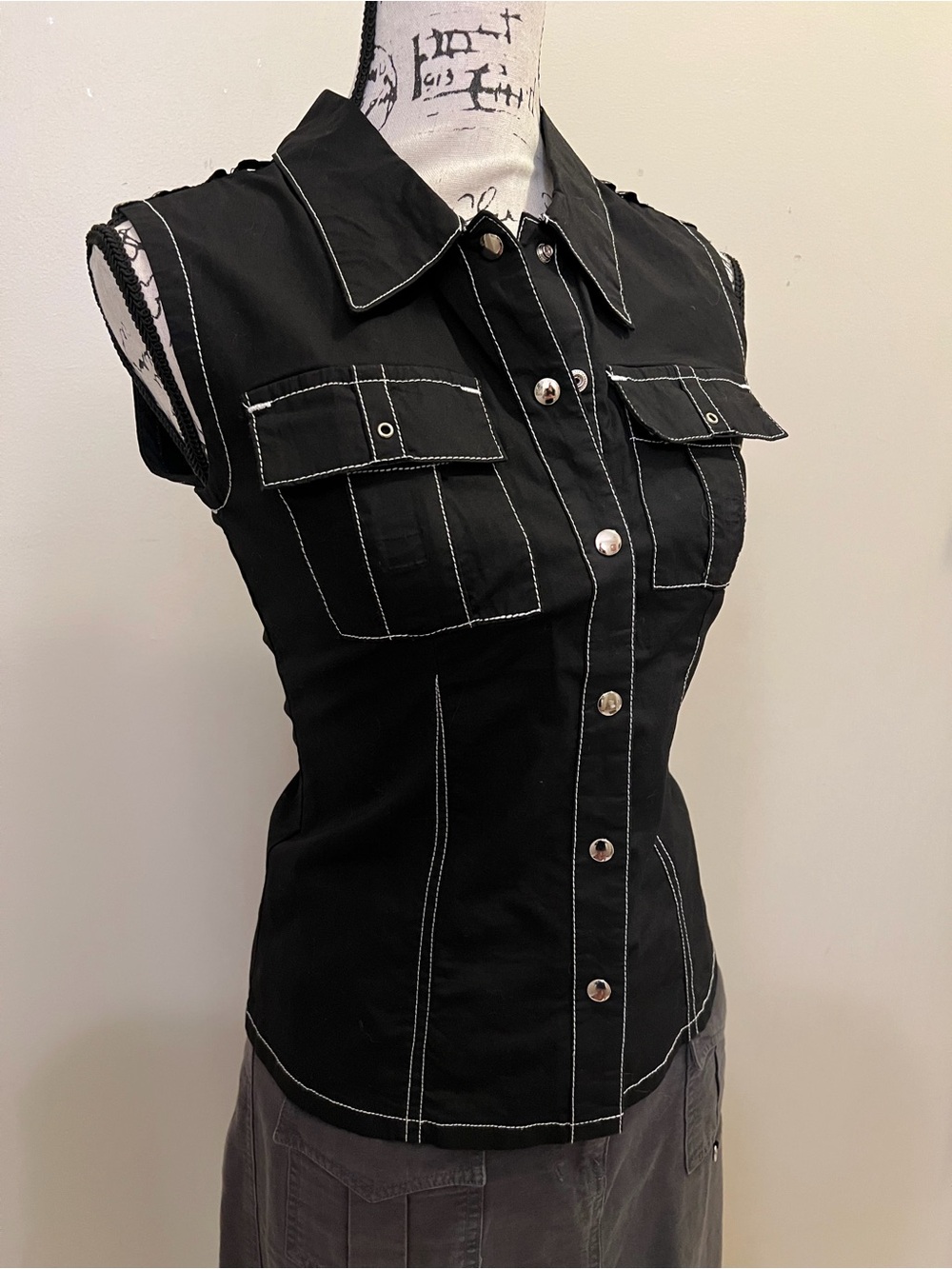 Vintage Tripp NYC Stretchy Button Up Top sz M